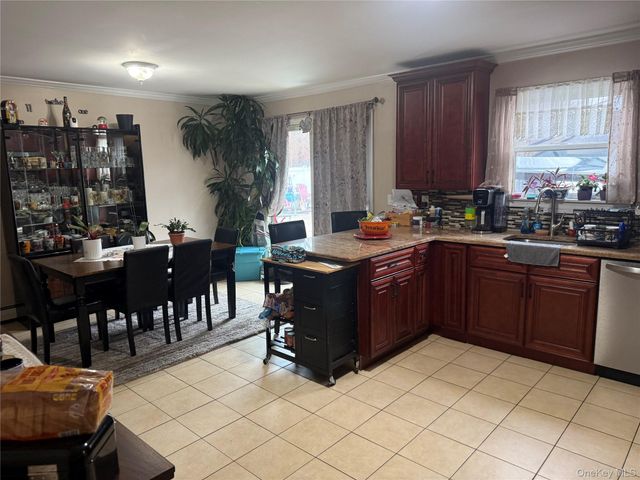 2 1st Street, Coram, NY 11727