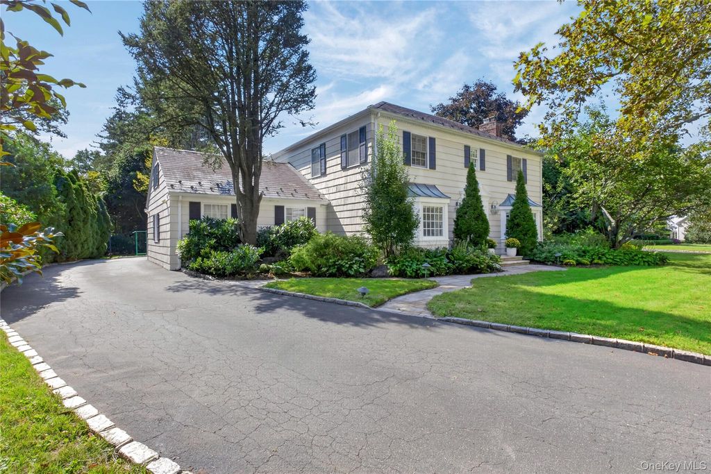 602 Park Avenue, Manhasset, NY 11030 — photo 2
