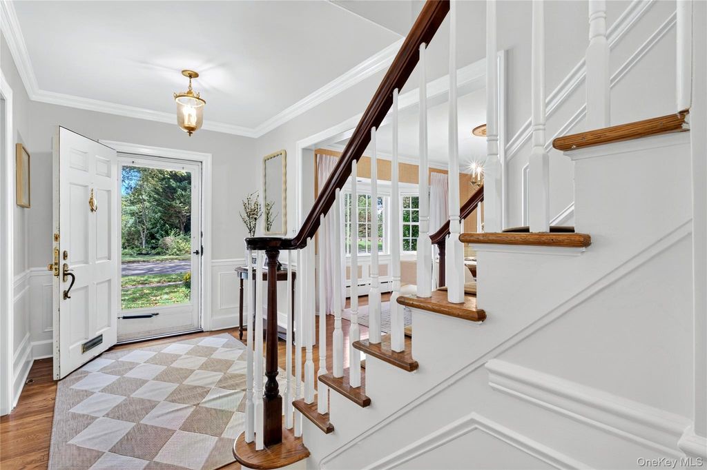 602 Park Avenue, Manhasset, NY 11030 — photo 3