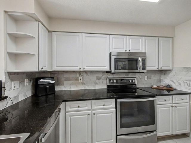 2046 Alta Meadows Lane 1904, Delray Beach, FL 33444