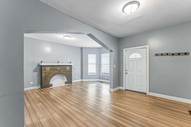 705 N Ridgeway Avenue, Chicago, IL 60624