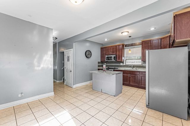 705 N Ridgeway Avenue, Chicago, IL 60624