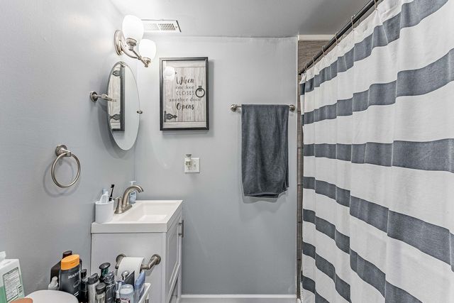 705 N Ridgeway Avenue, Chicago, IL 60624