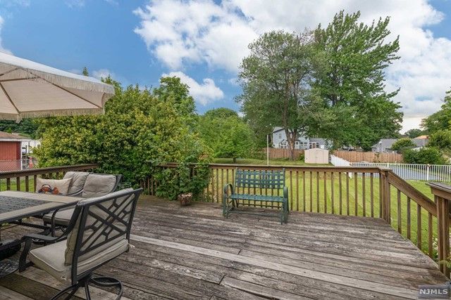 905 Lake Avenue, Clark, NJ 07066