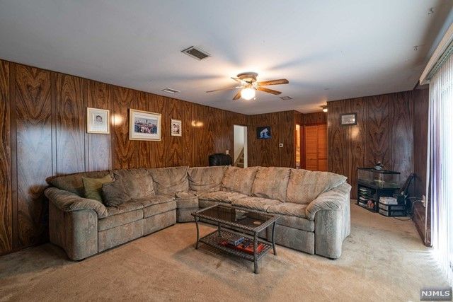 905 Lake Avenue, Clark, NJ 07066