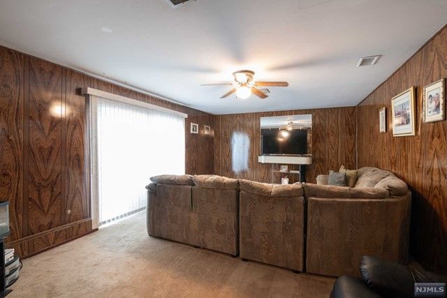 905 Lake Avenue, Clark, NJ 07066