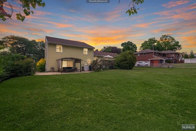 905 Lake Avenue, Clark, NJ 07066