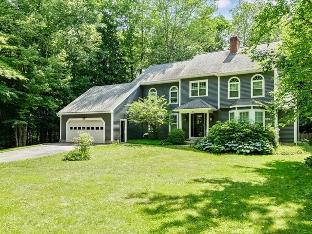 20 Hagan Drive, Essex, VT 05452