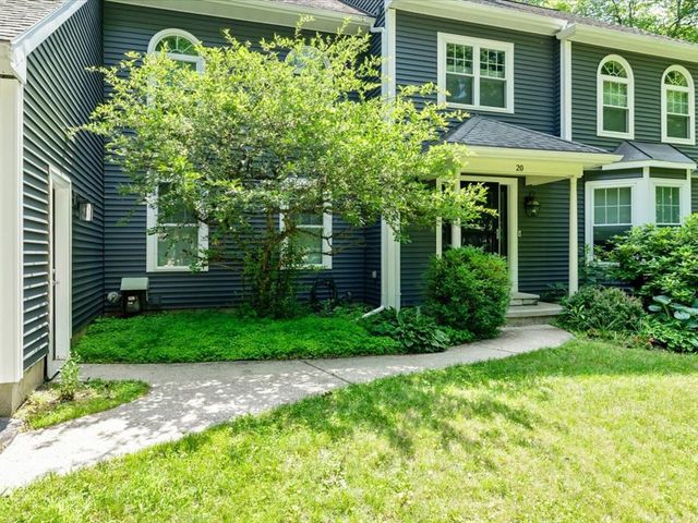 20 Hagan Drive, Essex, VT 05452