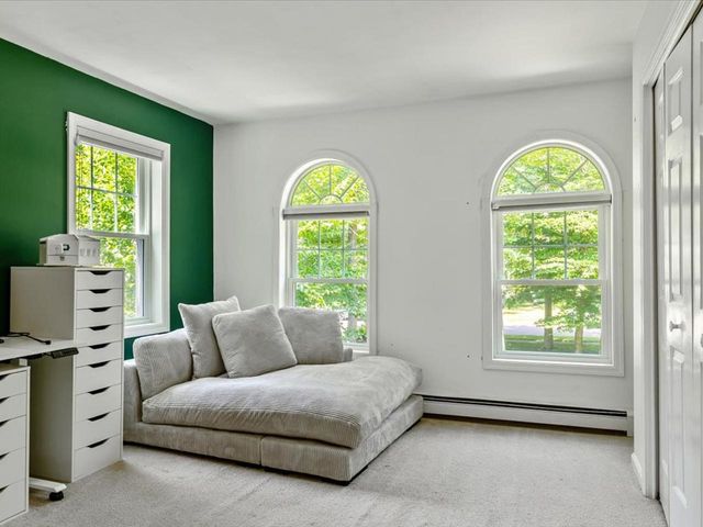 20 Hagan Drive, Essex, VT 05452