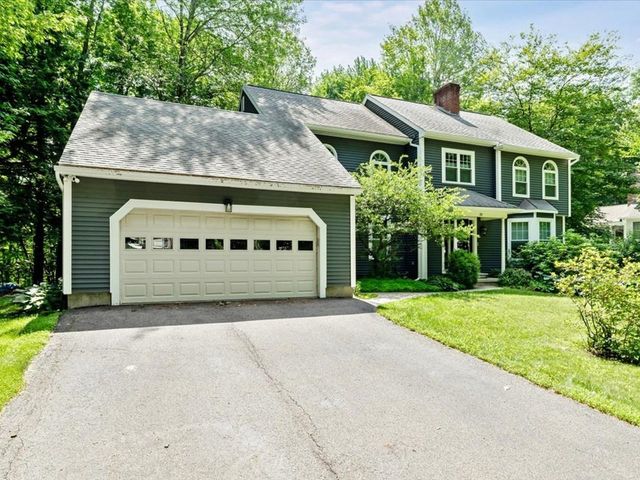 20 Hagan Drive, Essex, VT 05452