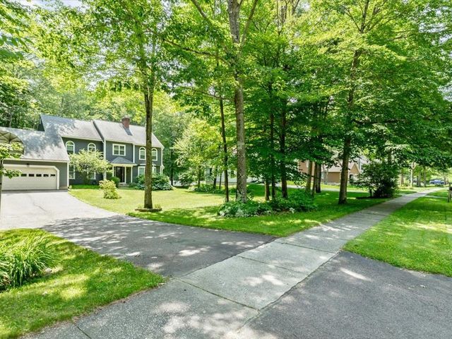20 Hagan Drive, Essex, VT 05452