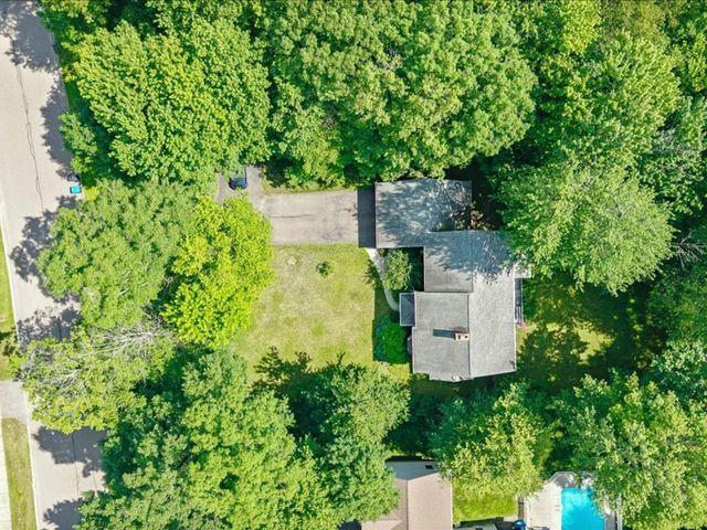 20 Hagan Drive, Essex, VT 05452