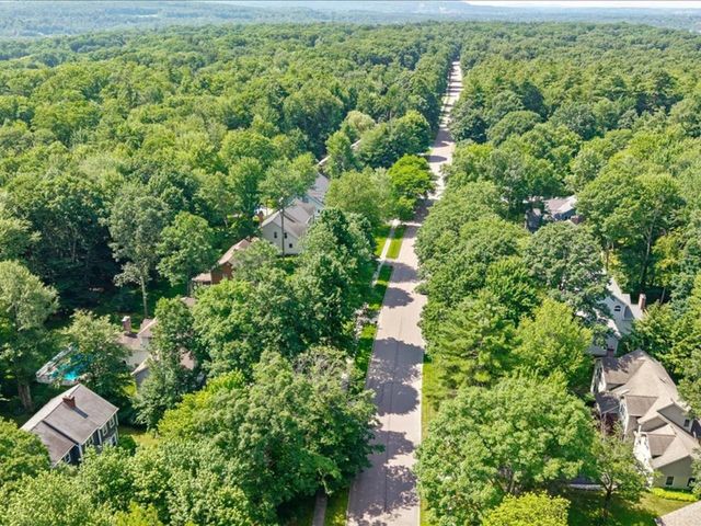 20 Hagan Drive, Essex, VT 05452