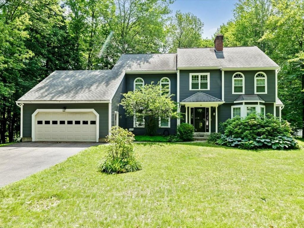 20 Hagan Drive, Essex, VT 05452