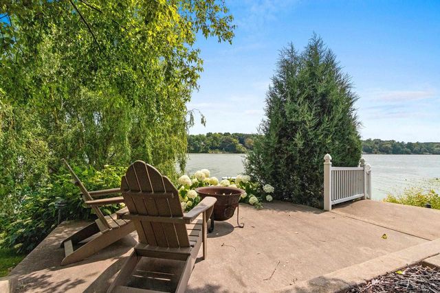 2057 LOST DAUPHIN ROAD, De Pere, WI 54115