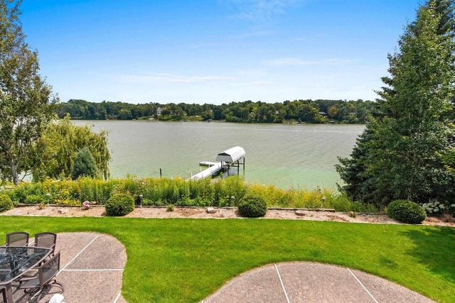 2057 LOST DAUPHIN ROAD, De Pere, WI 54115