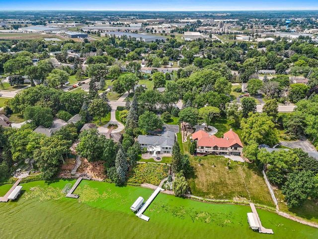 2057 LOST DAUPHIN ROAD, De Pere, WI 54115
