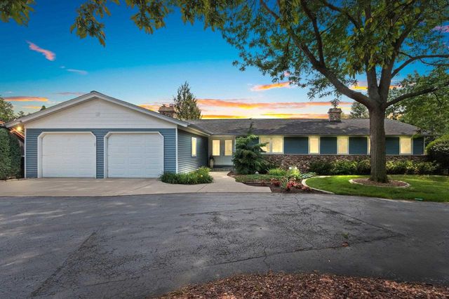 2057 LOST DAUPHIN ROAD, De Pere, WI 54115