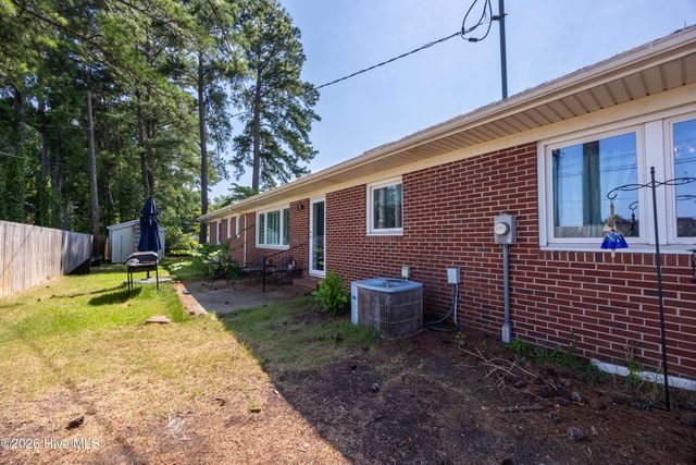 104 Stark Circle N, Wilson, NC 27893