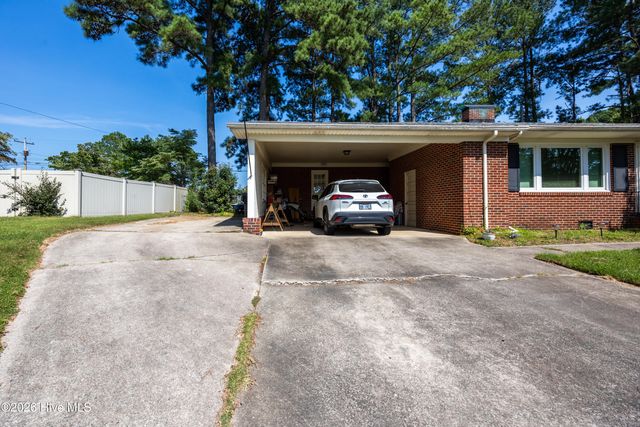 104 Stark Circle N, Wilson, NC 27893