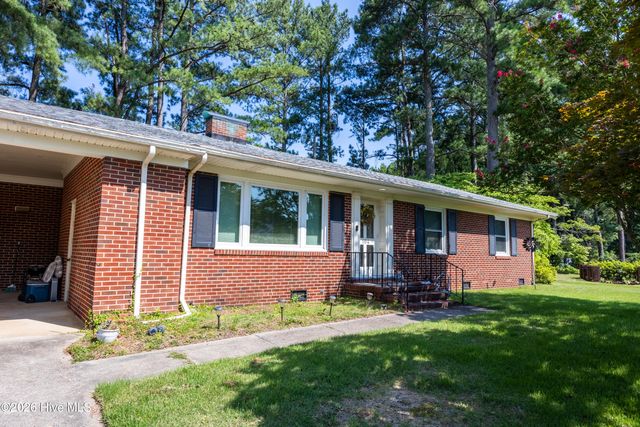 104 Stark Circle N, Wilson, NC 27893