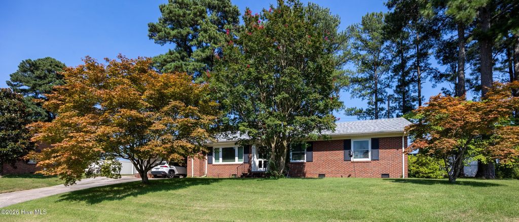 104 Stark Circle N, Wilson, NC 27893