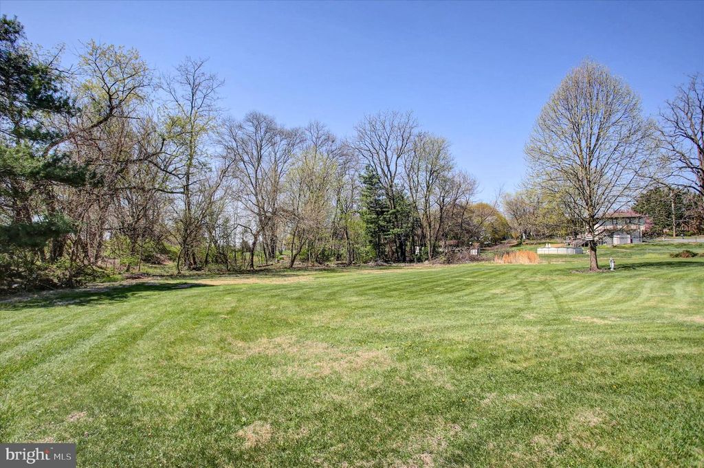 Image 22 of property listing at 16829 STERLING RD, Williamsport, MD 21795