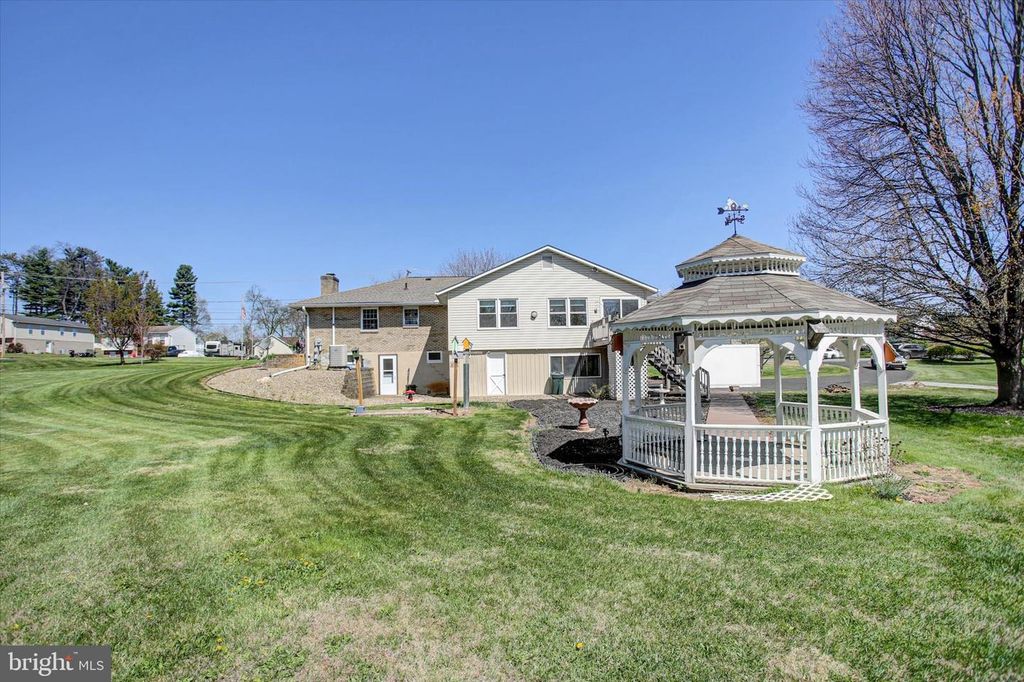 Image 23 of property listing at 16829 STERLING RD, Williamsport, MD 21795