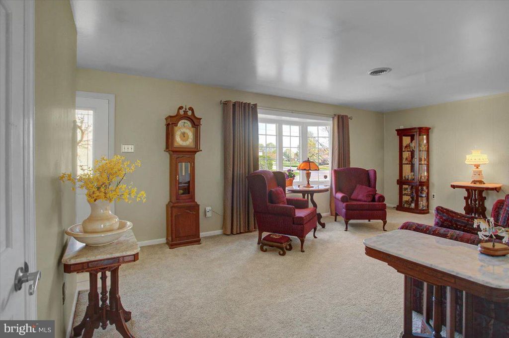 Image 3 of property listing at 16829 STERLING RD, Williamsport, MD 21795