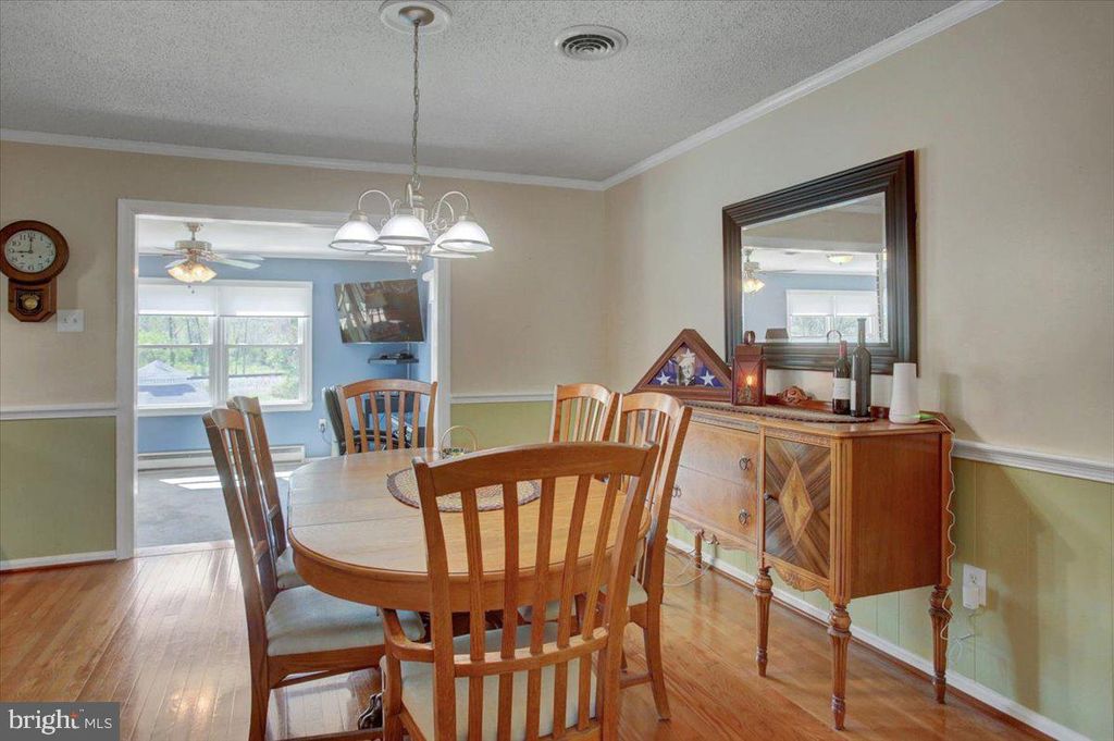 Image 4 of property listing at 16829 STERLING RD, Williamsport, MD 21795