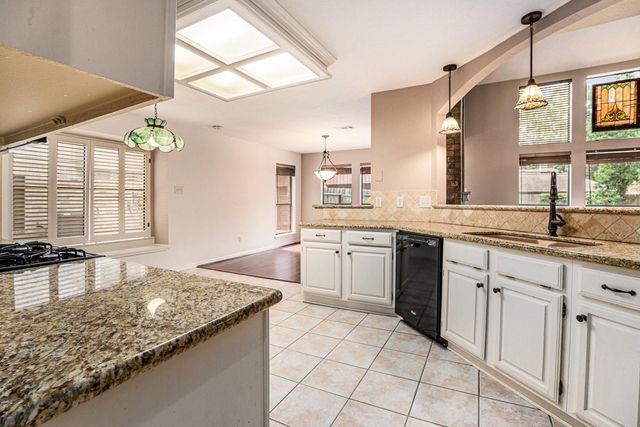 602 Crestwood Drive, El Lago, TX 77586