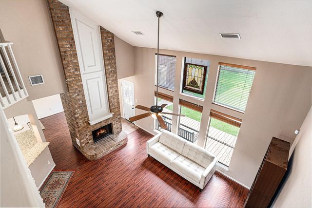 602 Crestwood Drive, El Lago, TX 77586