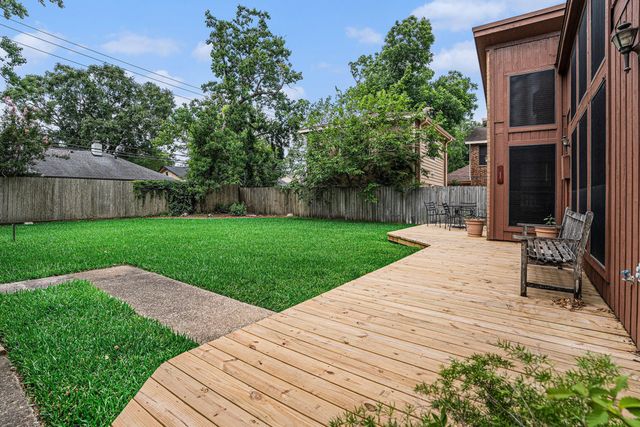 602 Crestwood Drive, El Lago, TX 77586