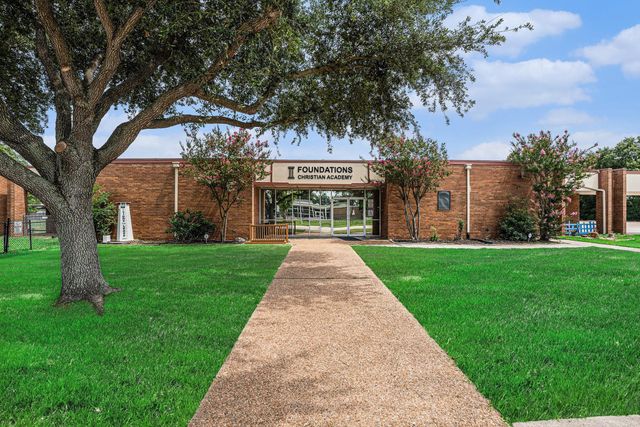 602 Crestwood Drive, El Lago, TX 77586