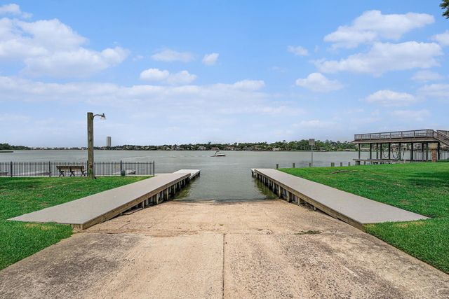 602 Crestwood Drive, El Lago, TX 77586
