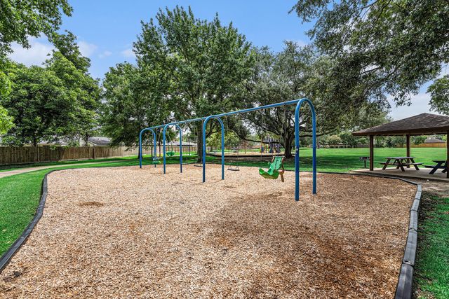 602 Crestwood Drive, El Lago, TX 77586