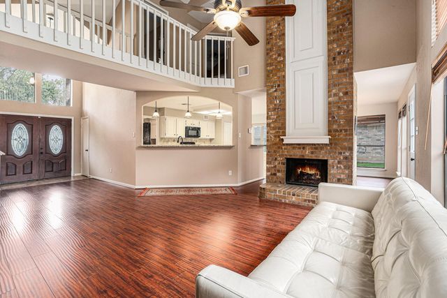 602 Crestwood Drive, El Lago, TX 77586