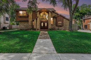 602 Crestwood Drive, El Lago, TX 77586