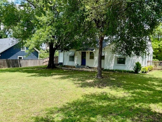 2816 Westridge Avenue, Fort Worth, TX 76116