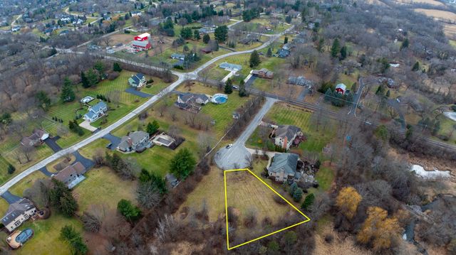 7 Lydia Court, South Elgin, IL 60177