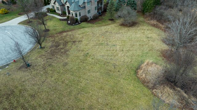 7 Lydia Court, South Elgin, IL 60177
