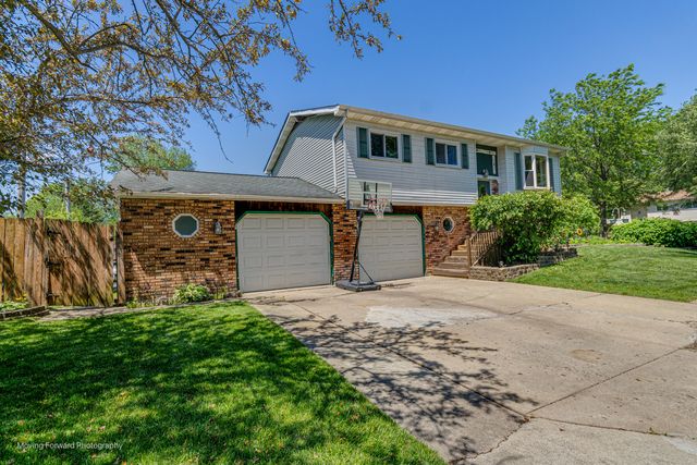 161 Olympic Drive, Bolingbrook, IL 60440