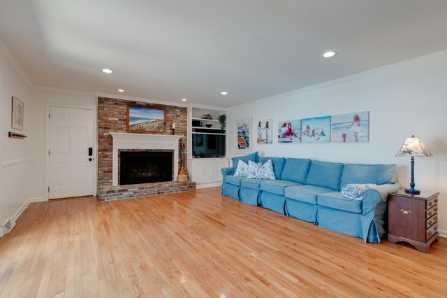 105 Trout Valley Dr, Hendersonville, TN 37075