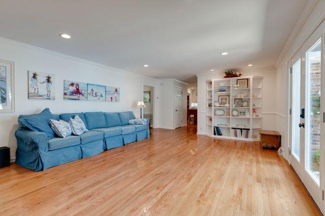 105 Trout Valley Dr, Hendersonville, TN 37075
