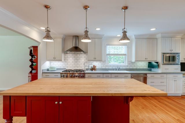 105 Trout Valley Dr, Hendersonville, TN 37075
