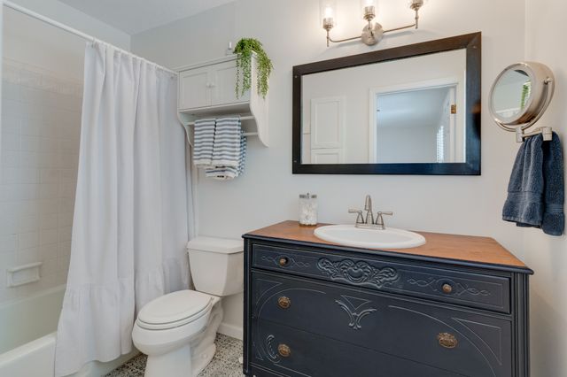 105 Trout Valley Dr, Hendersonville, TN 37075