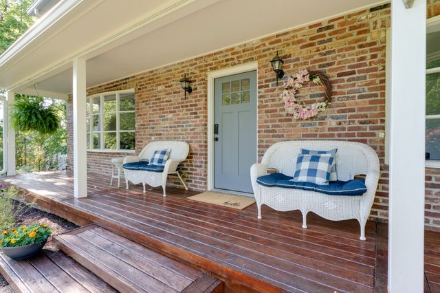 105 Trout Valley Dr, Hendersonville, TN 37075