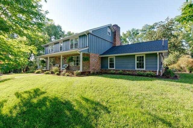 105 Trout Valley Dr, Hendersonville, TN 37075