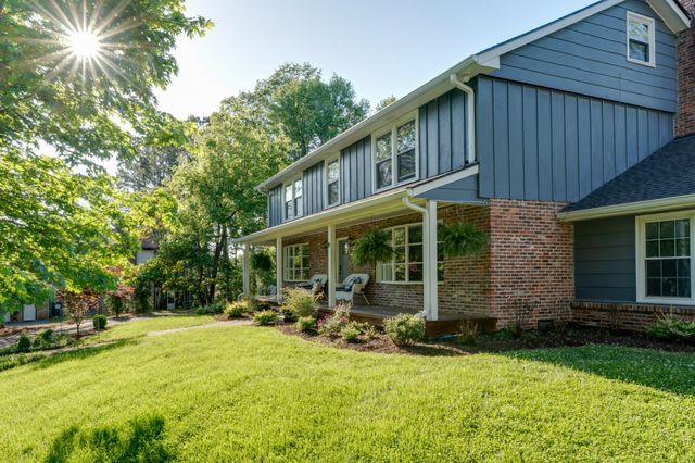 105 Trout Valley Dr, Hendersonville, TN 37075